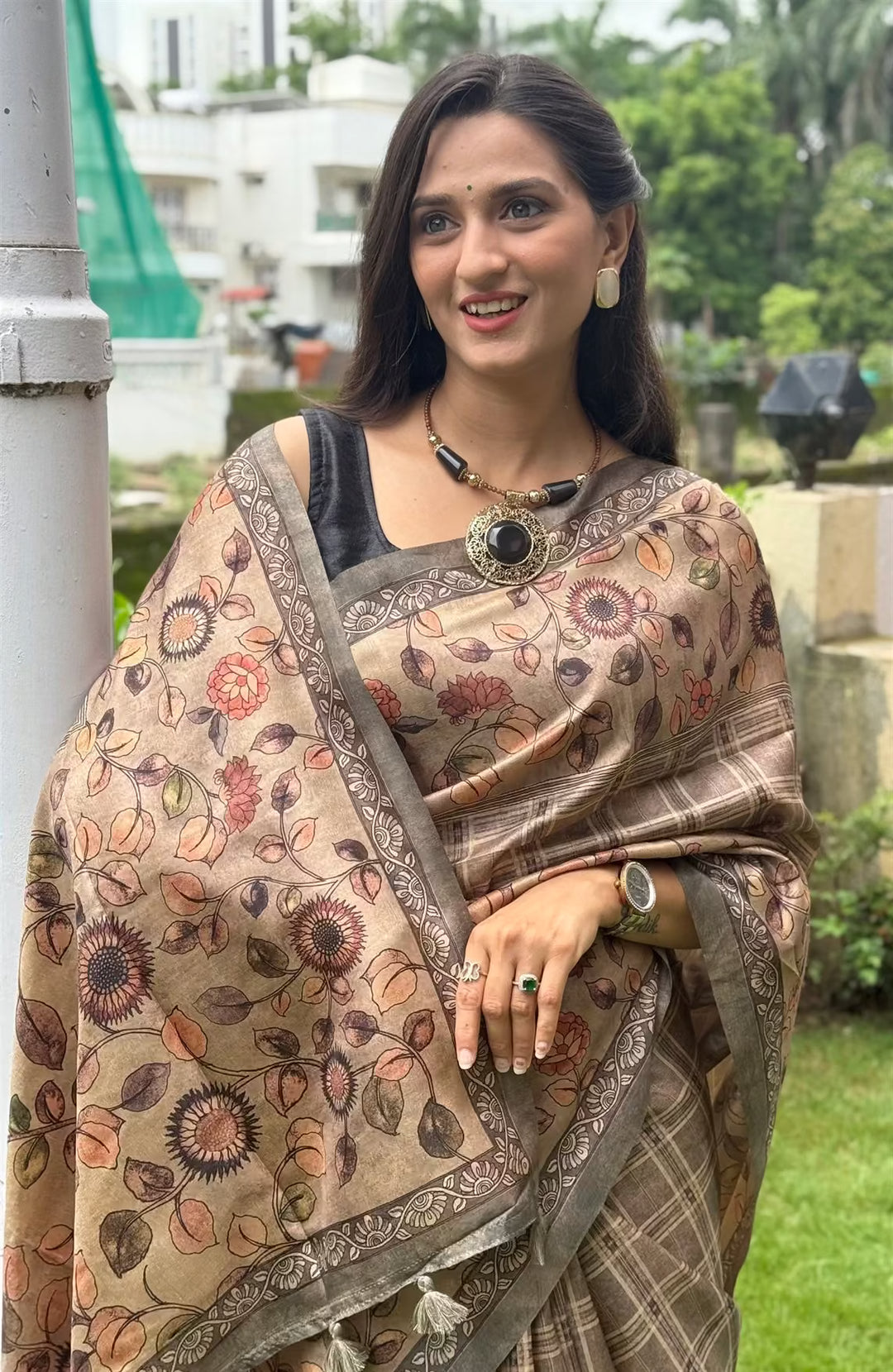 Floral Border with Checks Pattern saree for woman by Ethnic Today.