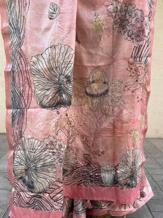 Dusty Rose saree pallu by Ethnic Today.