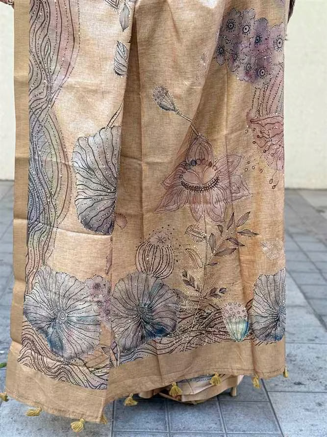 Champagne Beige saree pallu in Katha work by Ethnic Today.