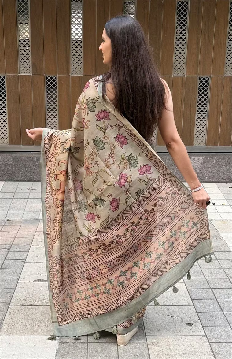 Woman in Kalamkari Lotus Jaal Soft silk saree.