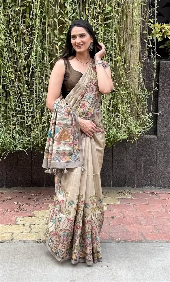 Woman in Kalamkari with Geometric inspired pallu saree.