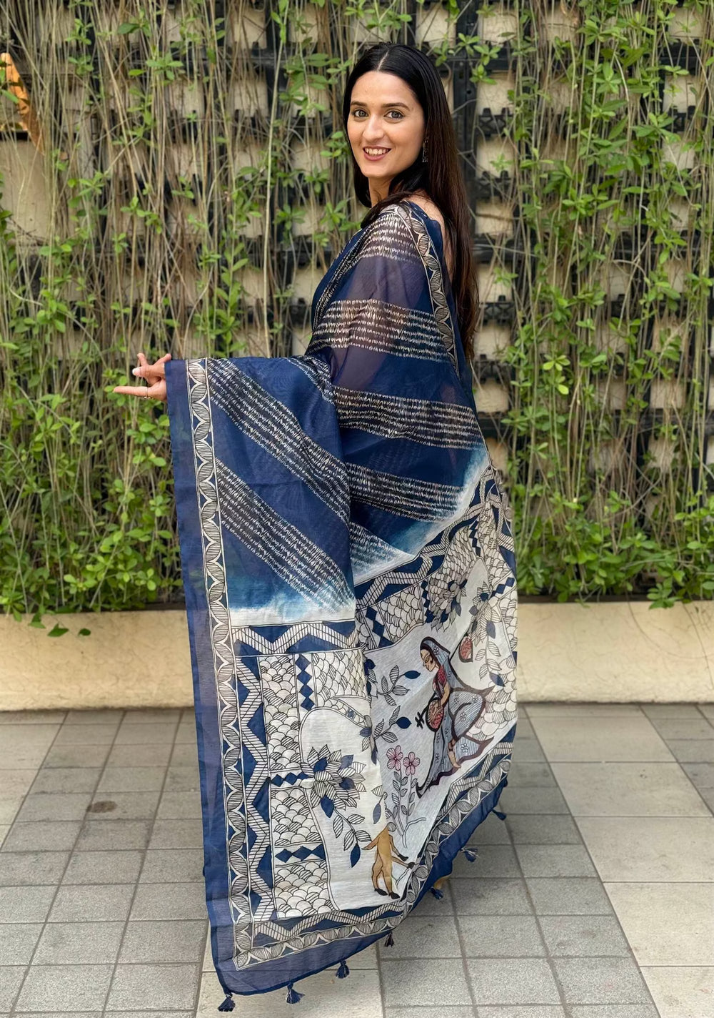Woman wearing Stripe with Kalamkari Pallu Silk Saree by Ethnic Today.