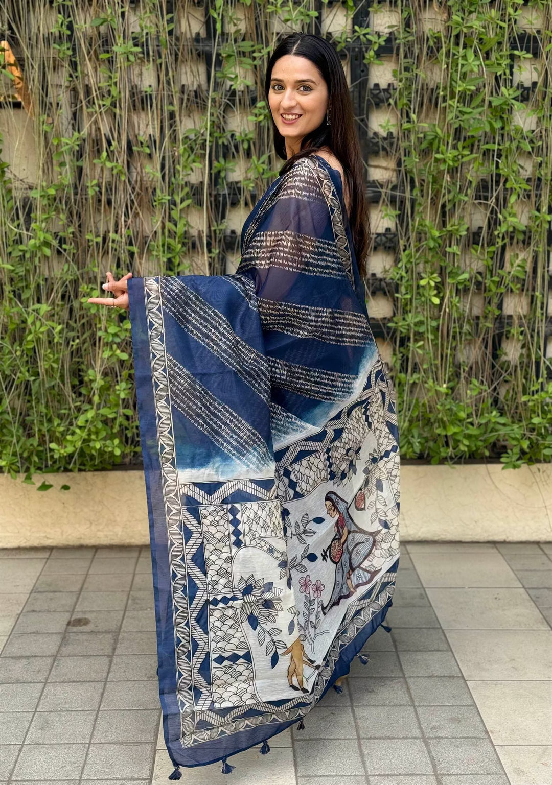 Woman wearing Stripe with Kalamkari Pallu Silk Saree by Ethnic Today.