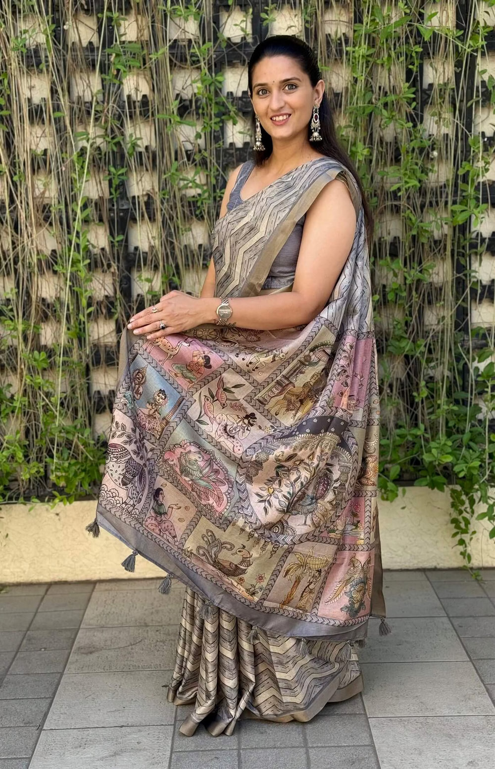 Woman wearing Lehariya Metallic Grey with Zari Border Silk Saree by Ethnic Today.