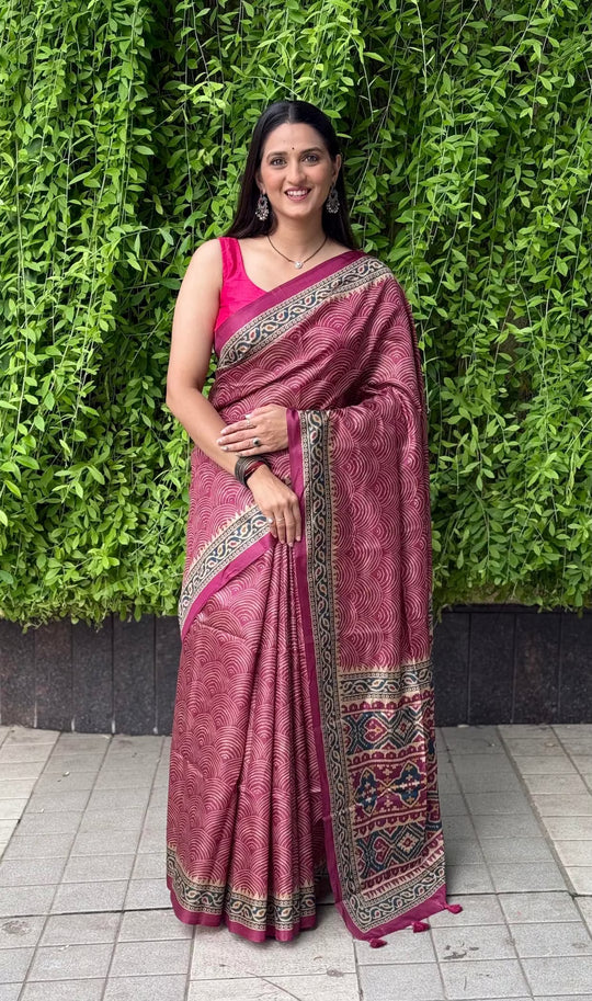 Wave Geometric printed saree with solid printed border.