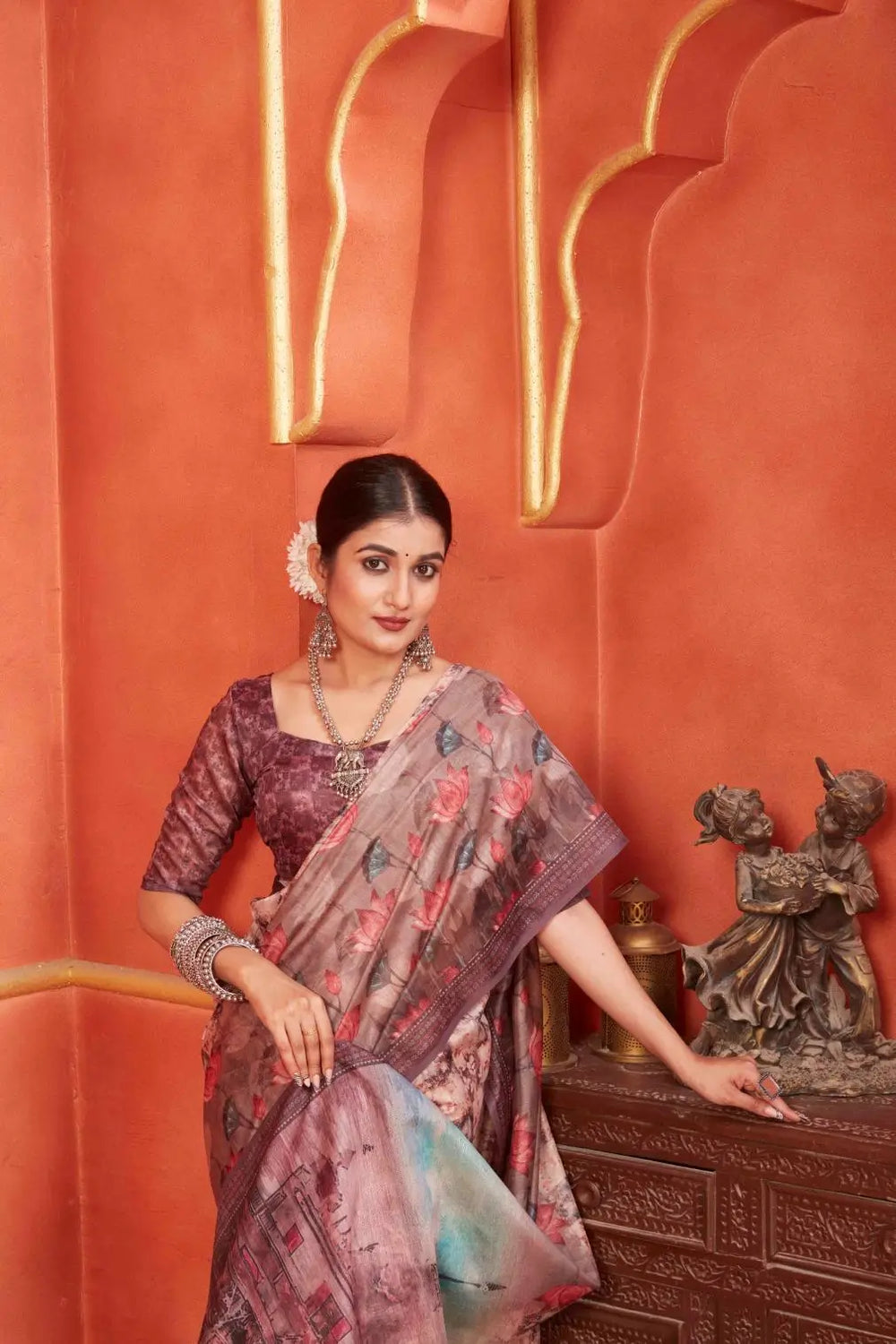 Woman in traditional Temple Pallu Pichwai Chanderi Saree.